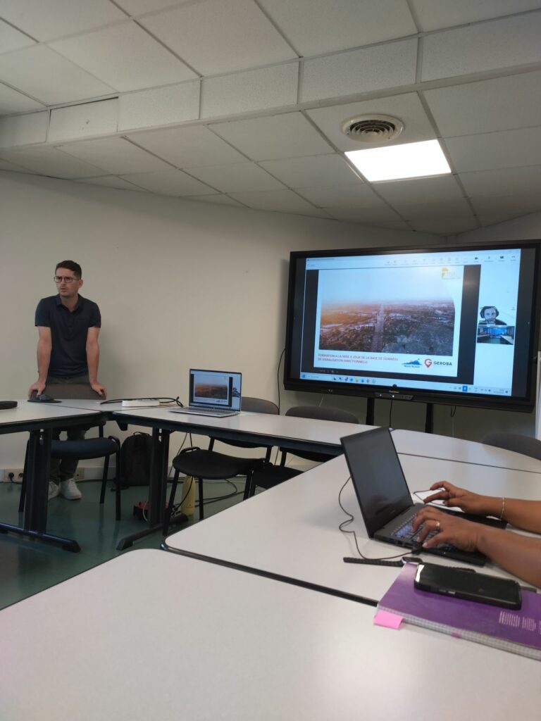 Formation à l’application GEROBA pour la signalisation routière à La Réunion par groupe gds